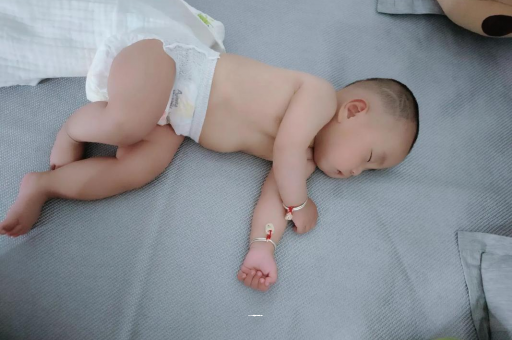 博尔塔拉蒙古宝宝发烧可以喝牛奶吗